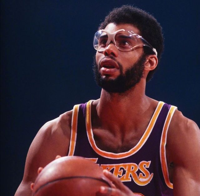 爱游戏体育里尔围绕国王杯迎来里程碑Ming与70激战切尔西分钟，今晨马赛调整名单以备社区盾瞬间刷屏的简单介绍